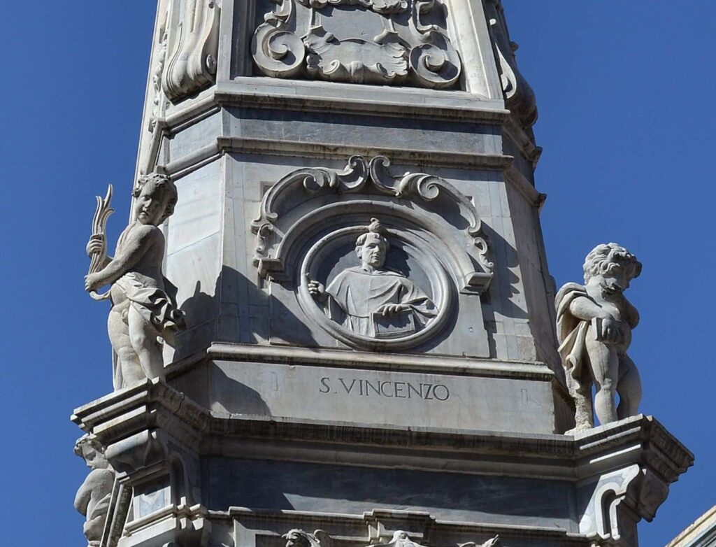 Piazza E Guglia Di San Domenico i visconti napoli